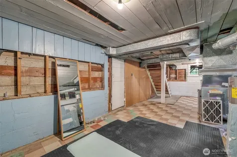 4836 38th Avenue NE Seattle WA 98105