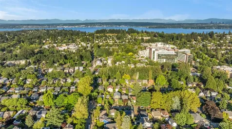 4836 38th Avenue NE Seattle WA 98105
