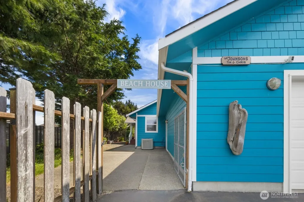 161 N Razor Clam Drive SW Ocean Shores WA 98569