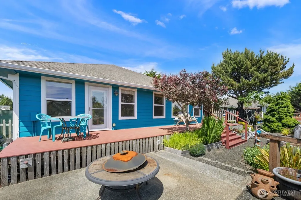 161 N Razor Clam Drive SW Ocean Shores WA 98569