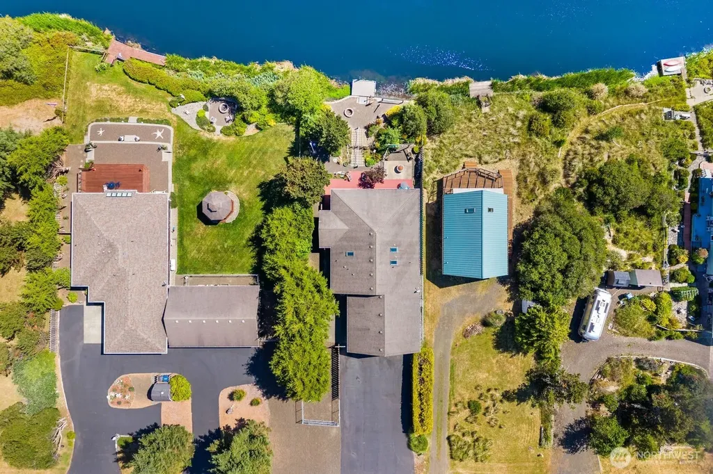 161 N Razor Clam Drive SW Ocean Shores WA 98569