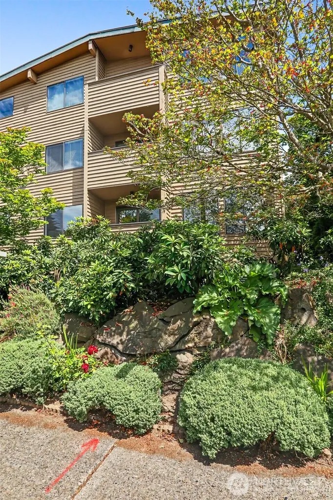 7518 24th Avenue NW Seattle WA 98117