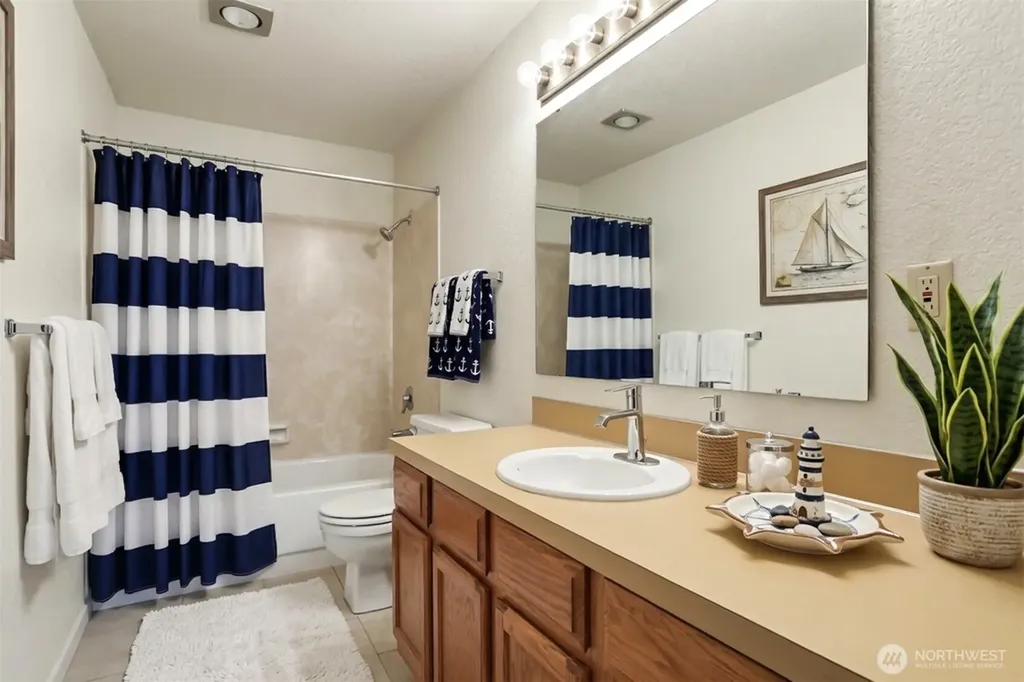 7518 24th Avenue NW Seattle WA 98117