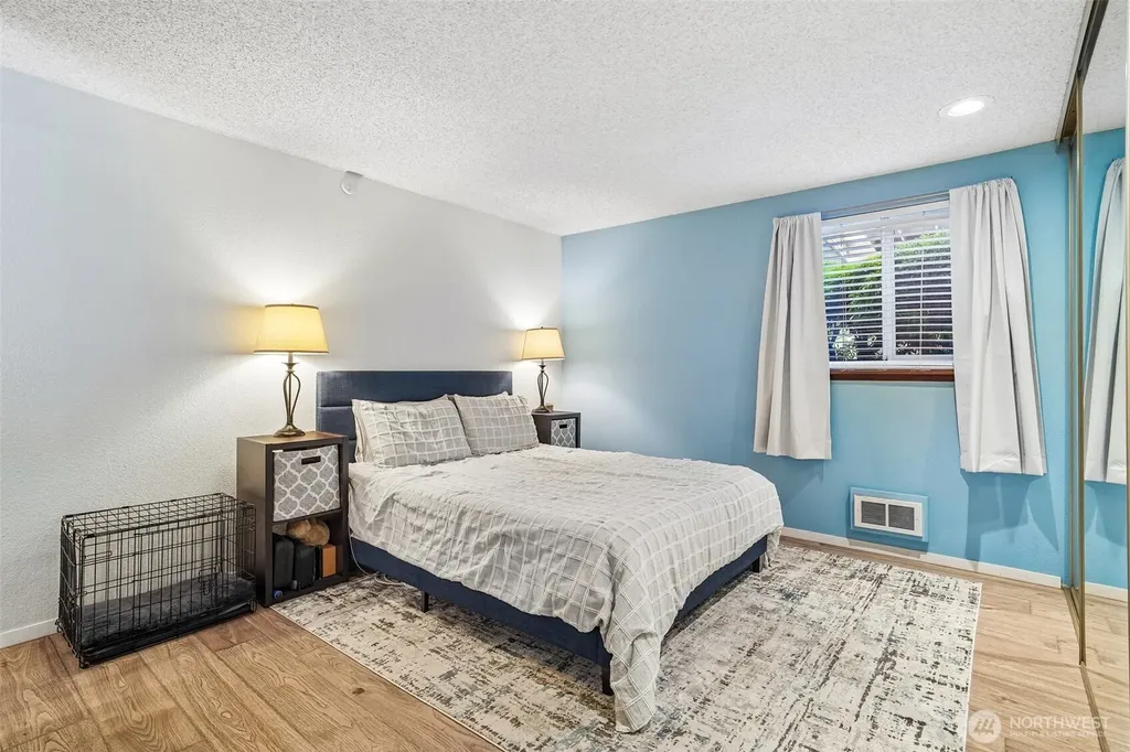 23301 Lakeview Drive Mountlake Terrace WA 98043