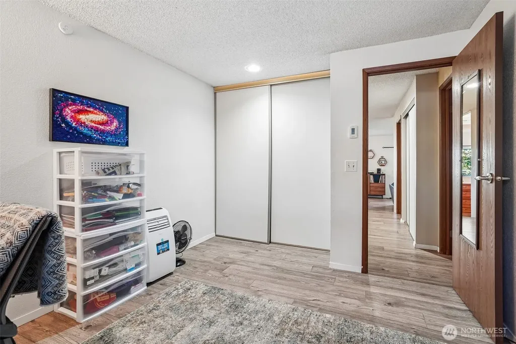 23301 Lakeview Drive Mountlake Terrace WA 98043