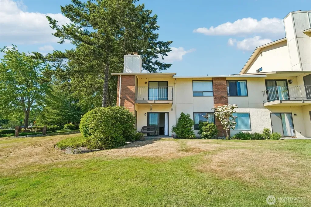 23301 Lakeview Drive Mountlake Terrace WA 98043