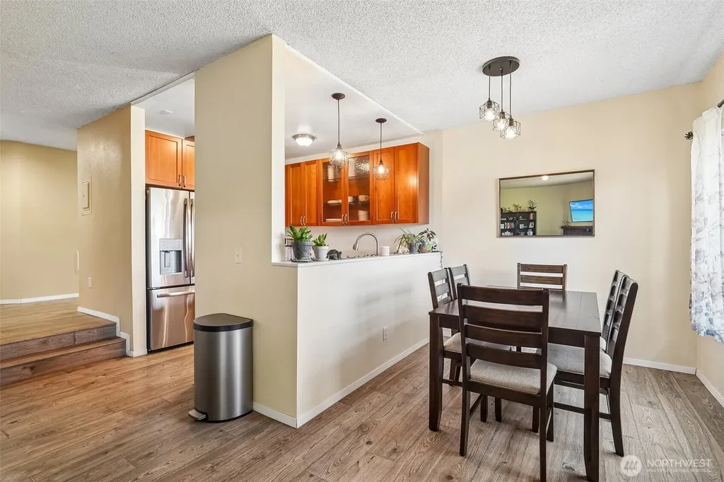 23301 Lakeview Drive Mountlake Terrace WA 98043
