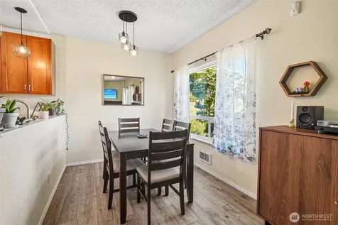 23301 Lakeview Drive Mountlake Terrace WA 98043