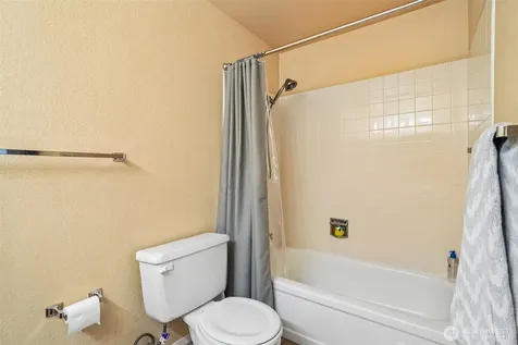 23301 Lakeview Drive Mountlake Terrace WA 98043