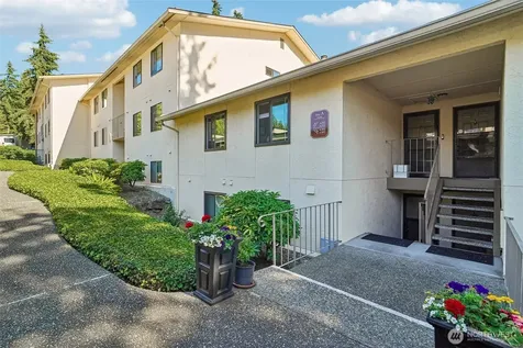 23301 Lakeview Drive Mountlake Terrace WA 98043