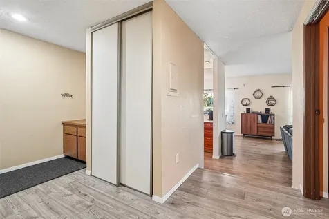 23301 Lakeview Drive Mountlake Terrace WA 98043