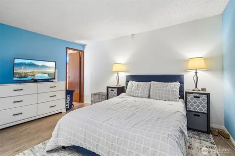 23301 Lakeview Drive Mountlake Terrace WA 98043