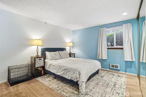 23301 Lakeview Drive Mountlake Terrace WA 98043