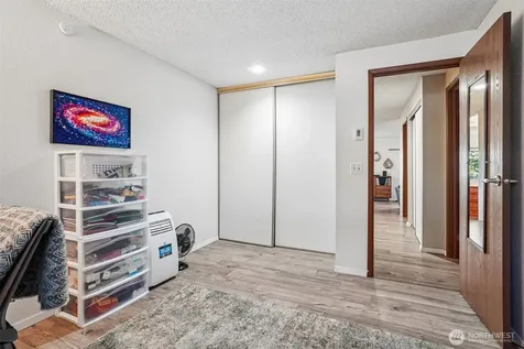 23301 Lakeview Drive Mountlake Terrace WA 98043