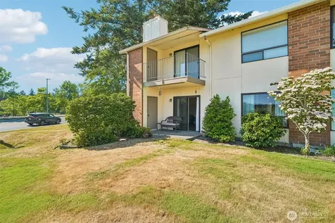 23301 Lakeview Drive Mountlake Terrace WA 98043