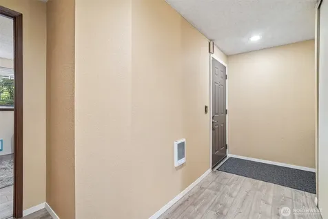 23301 Lakeview Drive Mountlake Terrace WA 98043