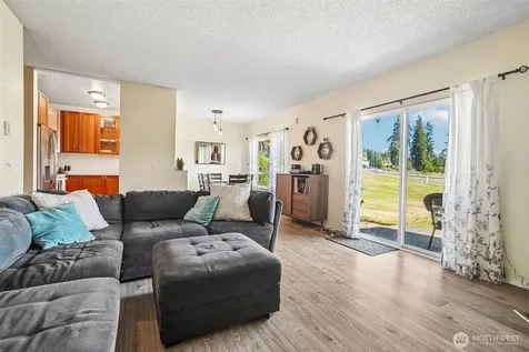 23301 Lakeview Drive Mountlake Terrace WA 98043