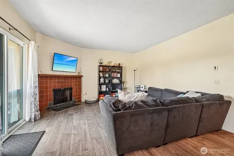 23301 Lakeview Drive Mountlake Terrace WA 98043