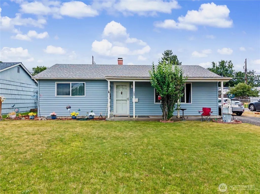 709 S Hawthorne Drive Moses Lake WA 98837