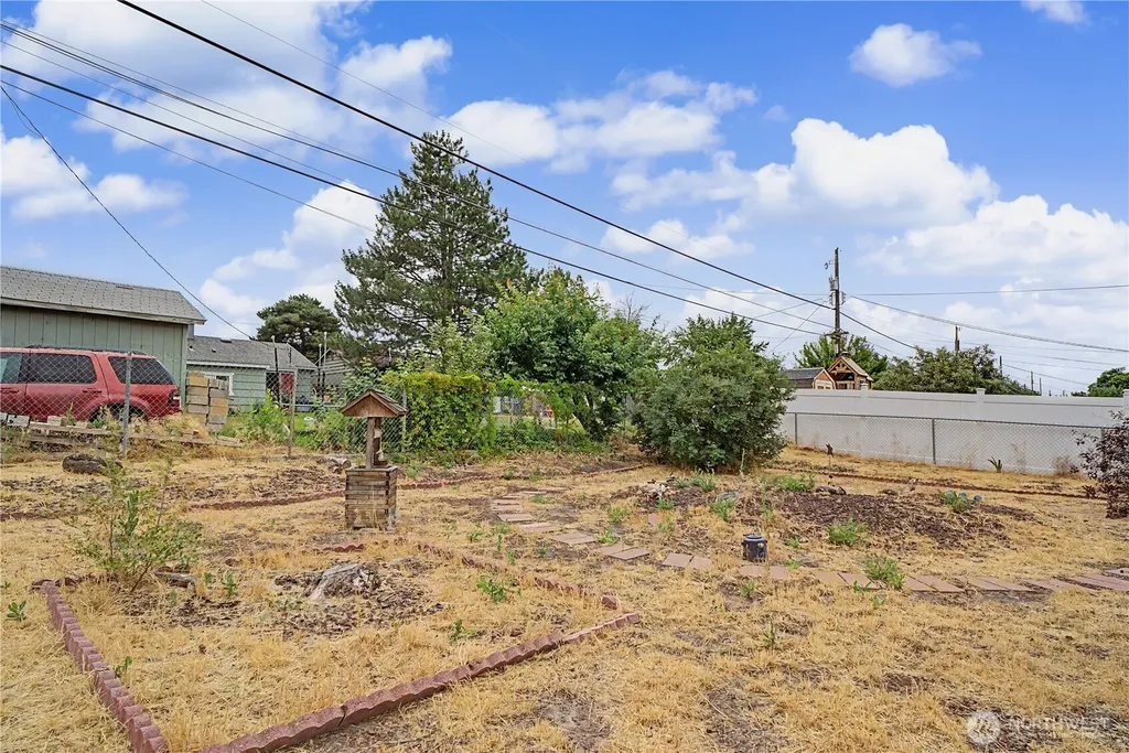 709 S Hawthorne Drive Moses Lake WA 98837