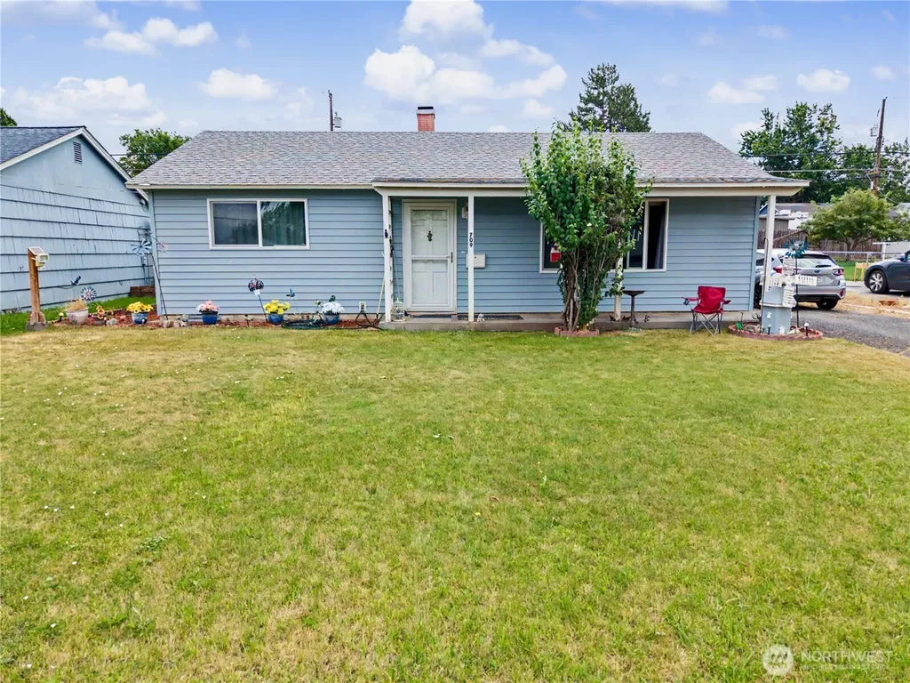709 S Hawthorne Drive Moses Lake WA 98837