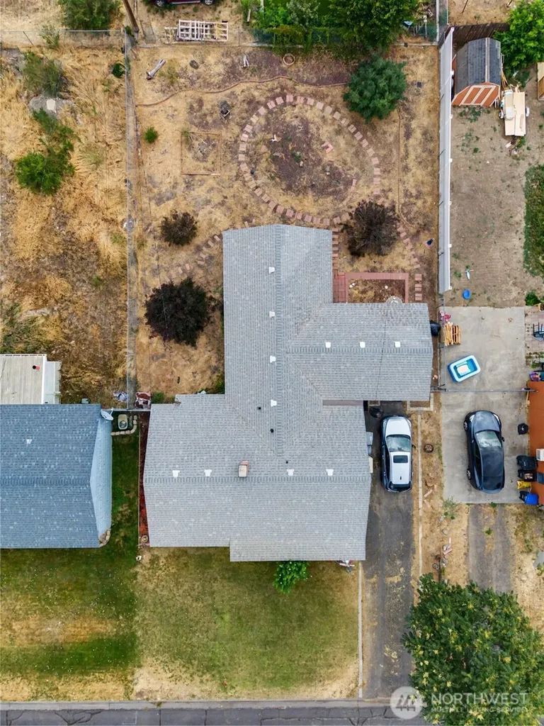 709 S Hawthorne Drive Moses Lake WA 98837