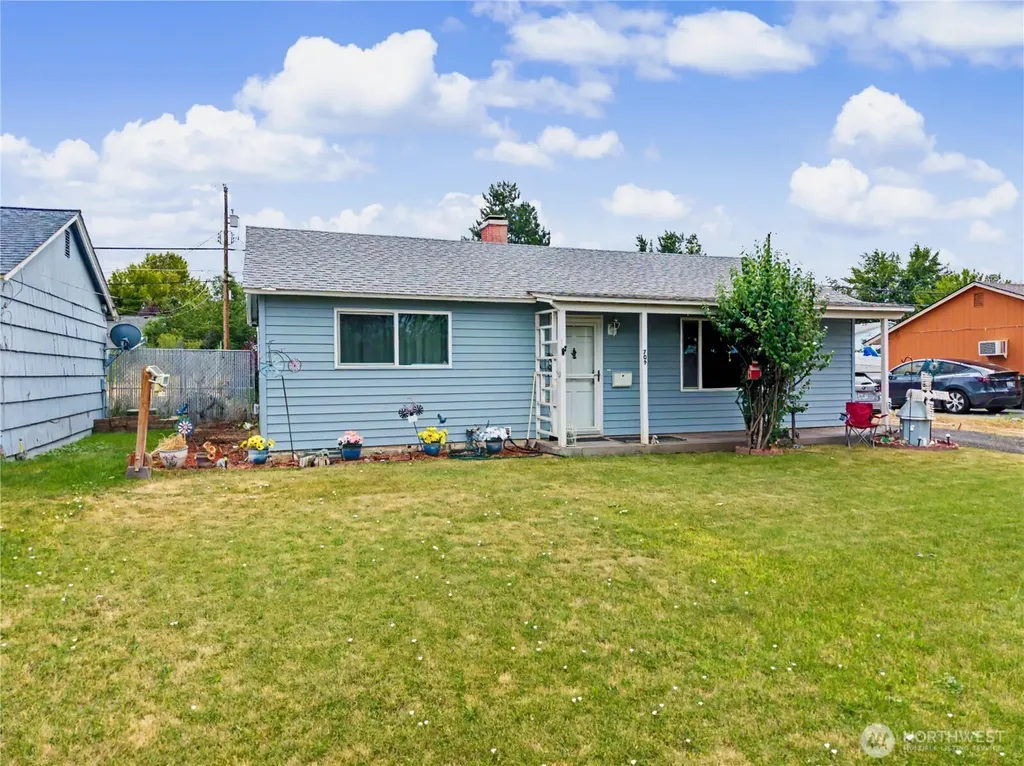 709 S Hawthorne Drive Moses Lake WA 98837