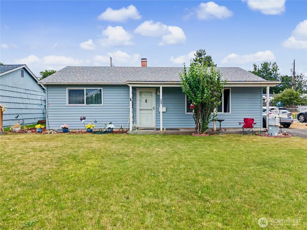 709 S Hawthorne Drive Moses Lake WA 98837
