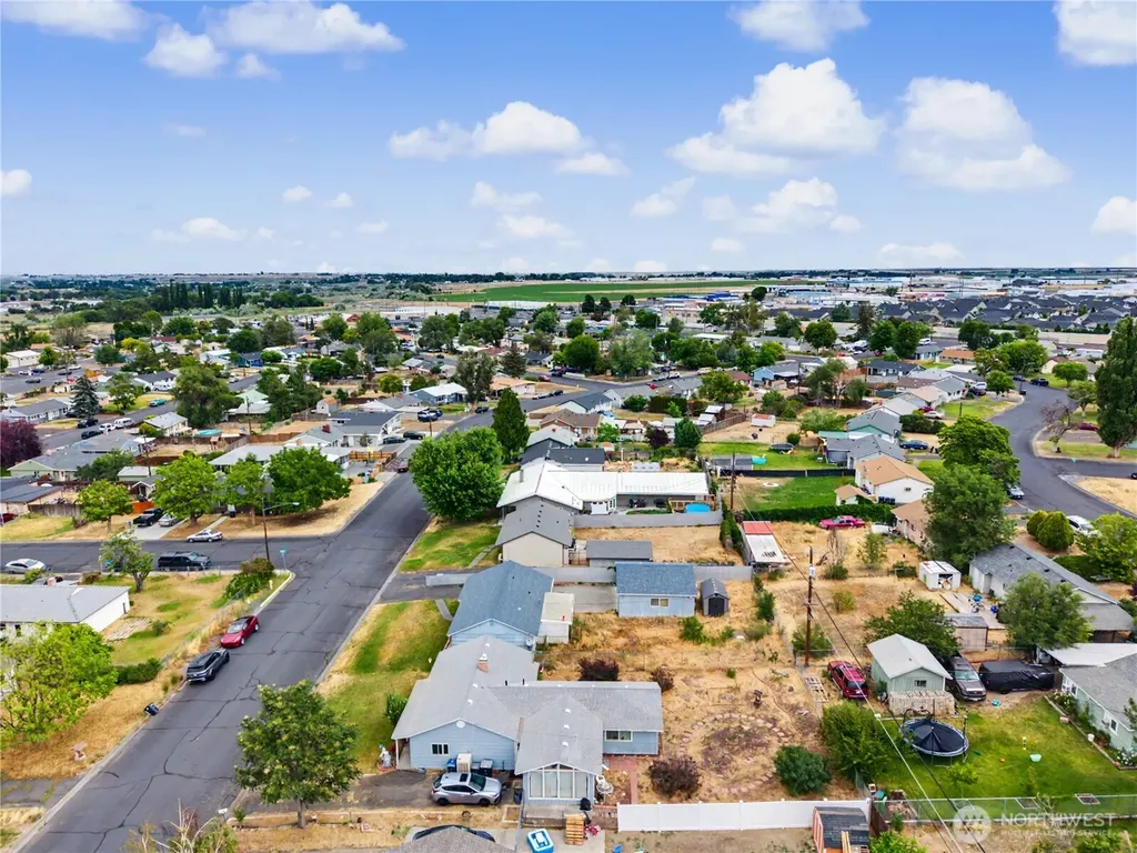 709 S Hawthorne Drive Moses Lake WA 98837