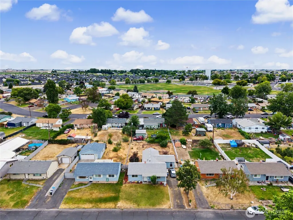 709 S Hawthorne Drive Moses Lake WA 98837