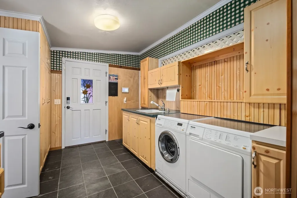 6899 Navajo Trail NE Bremerton WA 98311