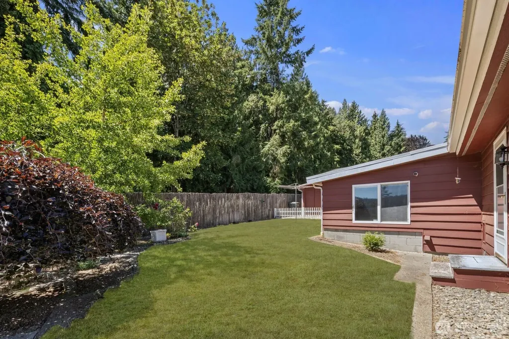 6899 Navajo Trail NE Bremerton WA 98311