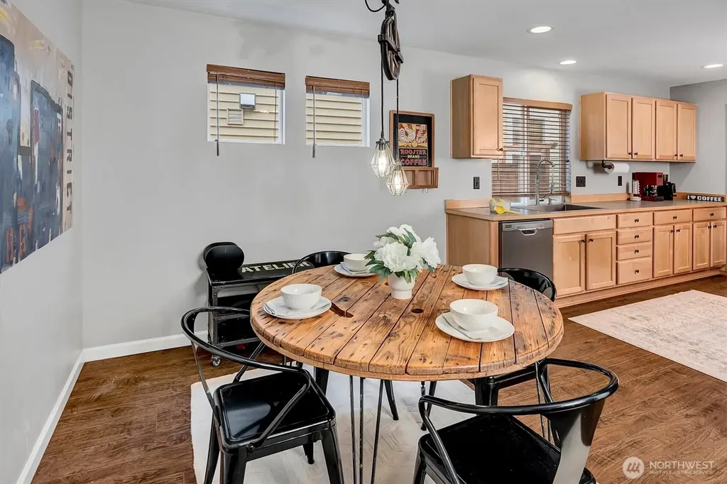 34833 SE Ridge Street Snoqualmie WA 98065