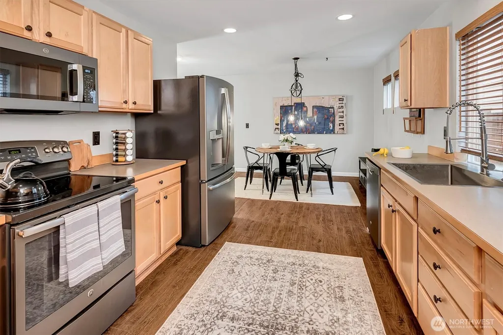 34833 SE Ridge Street Snoqualmie WA 98065