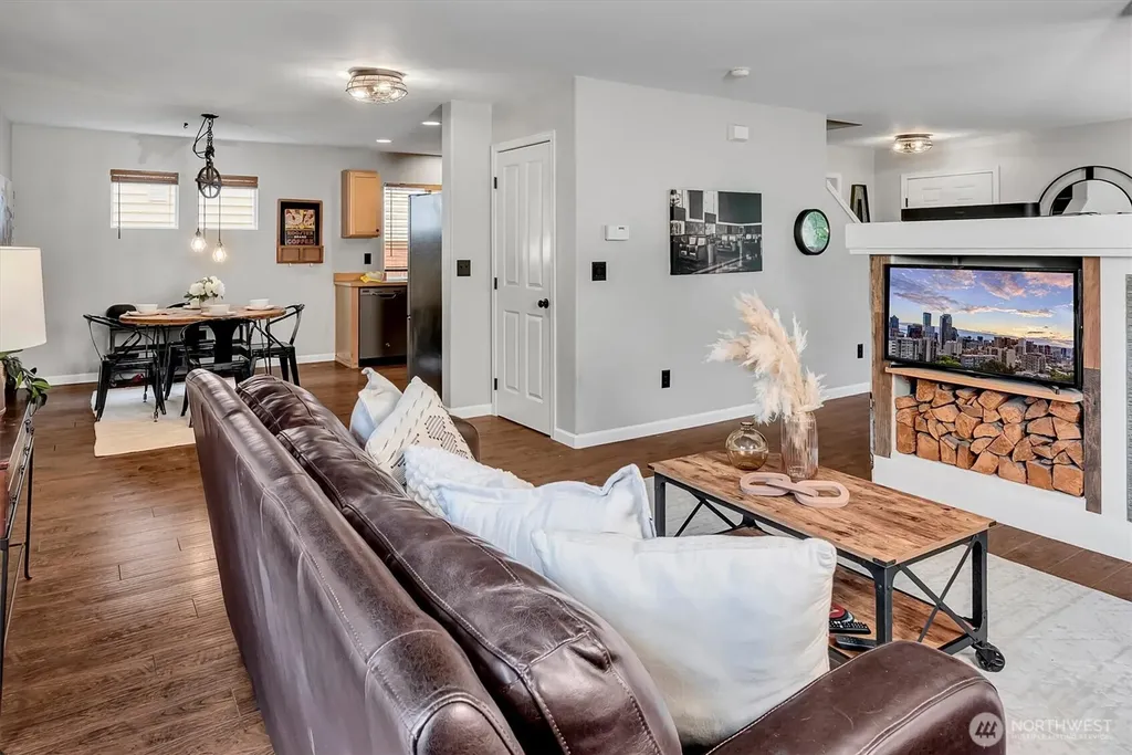 34833 SE Ridge Street Snoqualmie WA 98065
