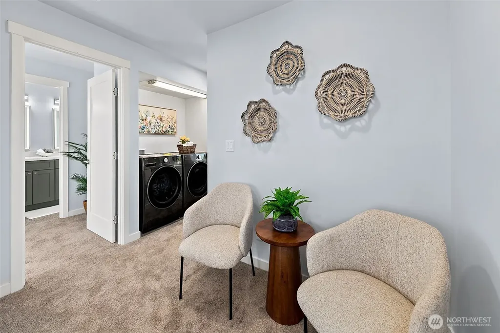332 NE Elk Place Seattle WA 98115