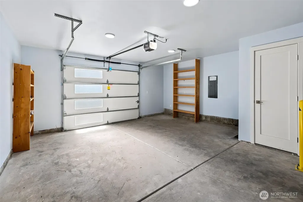 332 NE Elk Place Seattle WA 98115