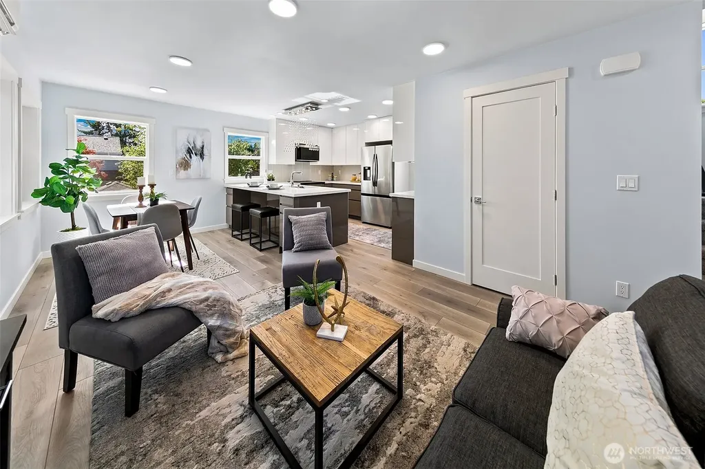 332 NE Elk Place Seattle WA 98115