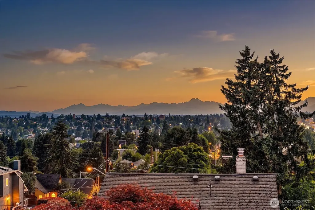 332 NE Elk Place Seattle WA 98115