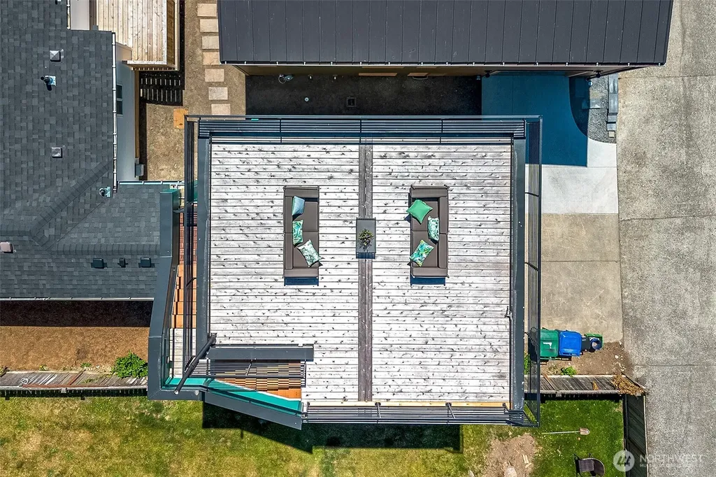 332 NE Elk Place Seattle WA 98115