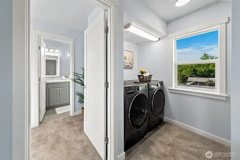 332 NE Elk Place Seattle WA 98115