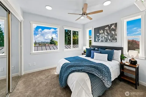 332 NE Elk Place Seattle WA 98115