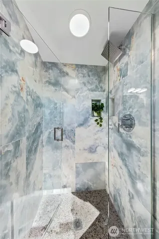 332 NE Elk Place Seattle WA 98115