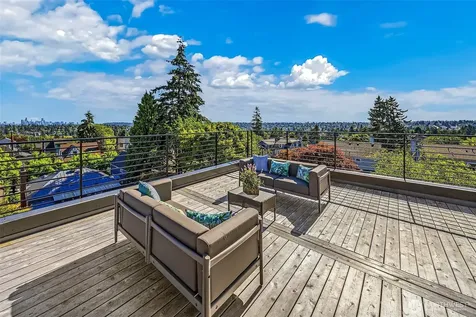 332 NE Elk Place Seattle WA 98115