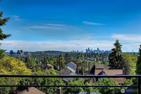 332 NE Elk Place Seattle WA 98115