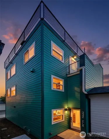 332 NE Elk Place Seattle WA 98115