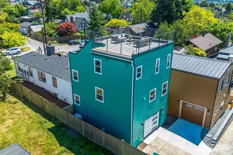 332 NE Elk Place Seattle WA 98115