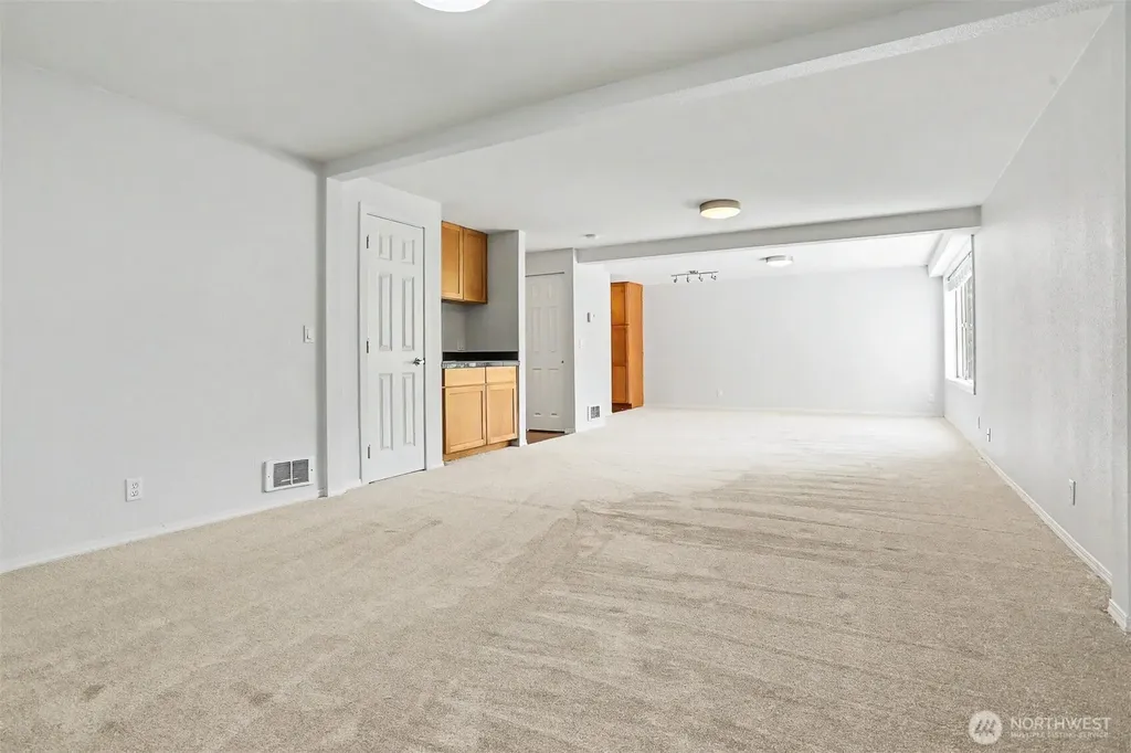 14300 32nd Avenue NE Seattle WA 98125