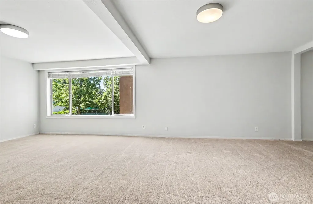 14300 32nd Avenue NE Seattle WA 98125