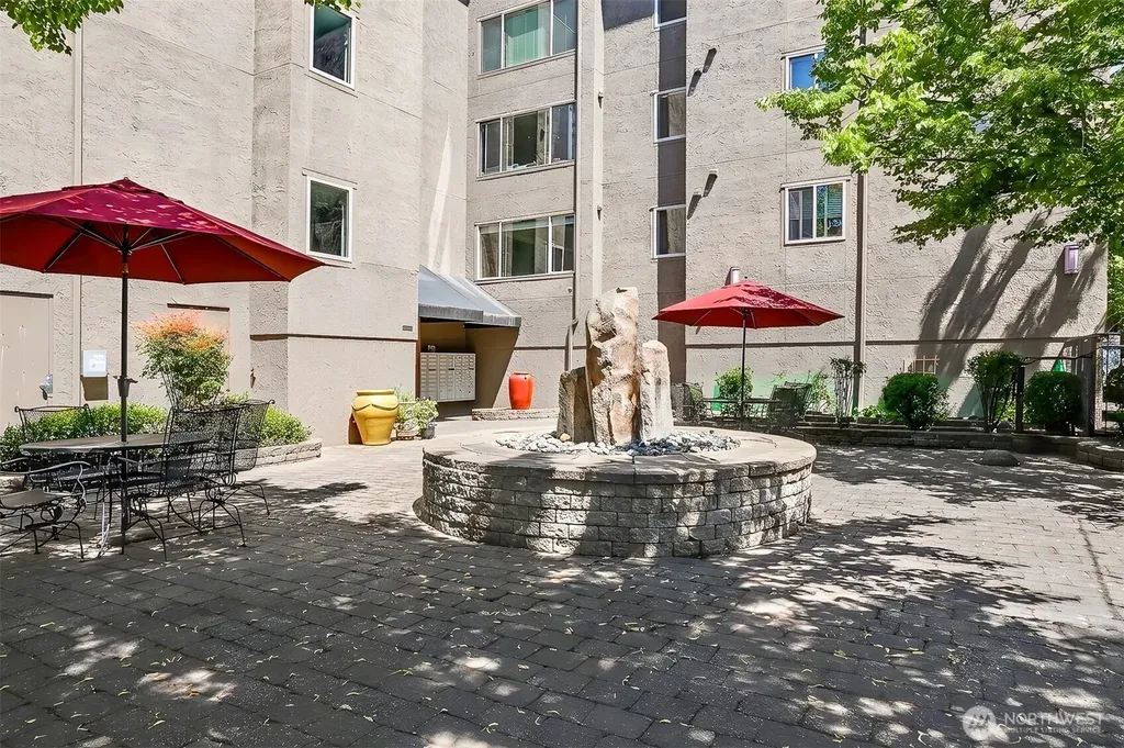 14300 32nd Avenue NE Seattle WA 98125